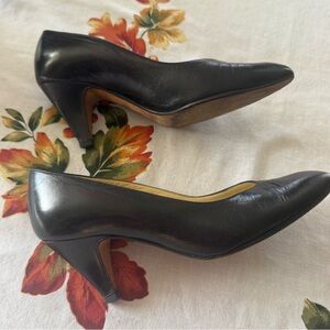 Classic Chantal Pumps